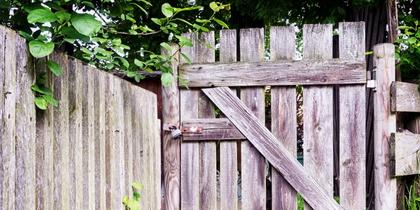 How to Build a Timber Gate